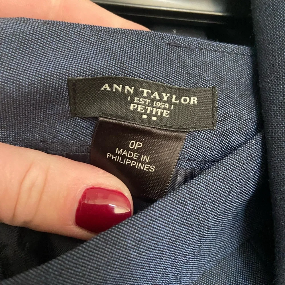 Ann Taylor navy skirt suit 0P - Picture 5 of 9